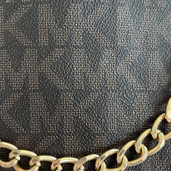 Michael Kors belt bag. Like new condition. - Picture 3 of 5